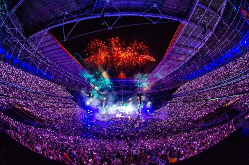 Música Coldplay anuncia show de estádio em Curitiba e ingressos